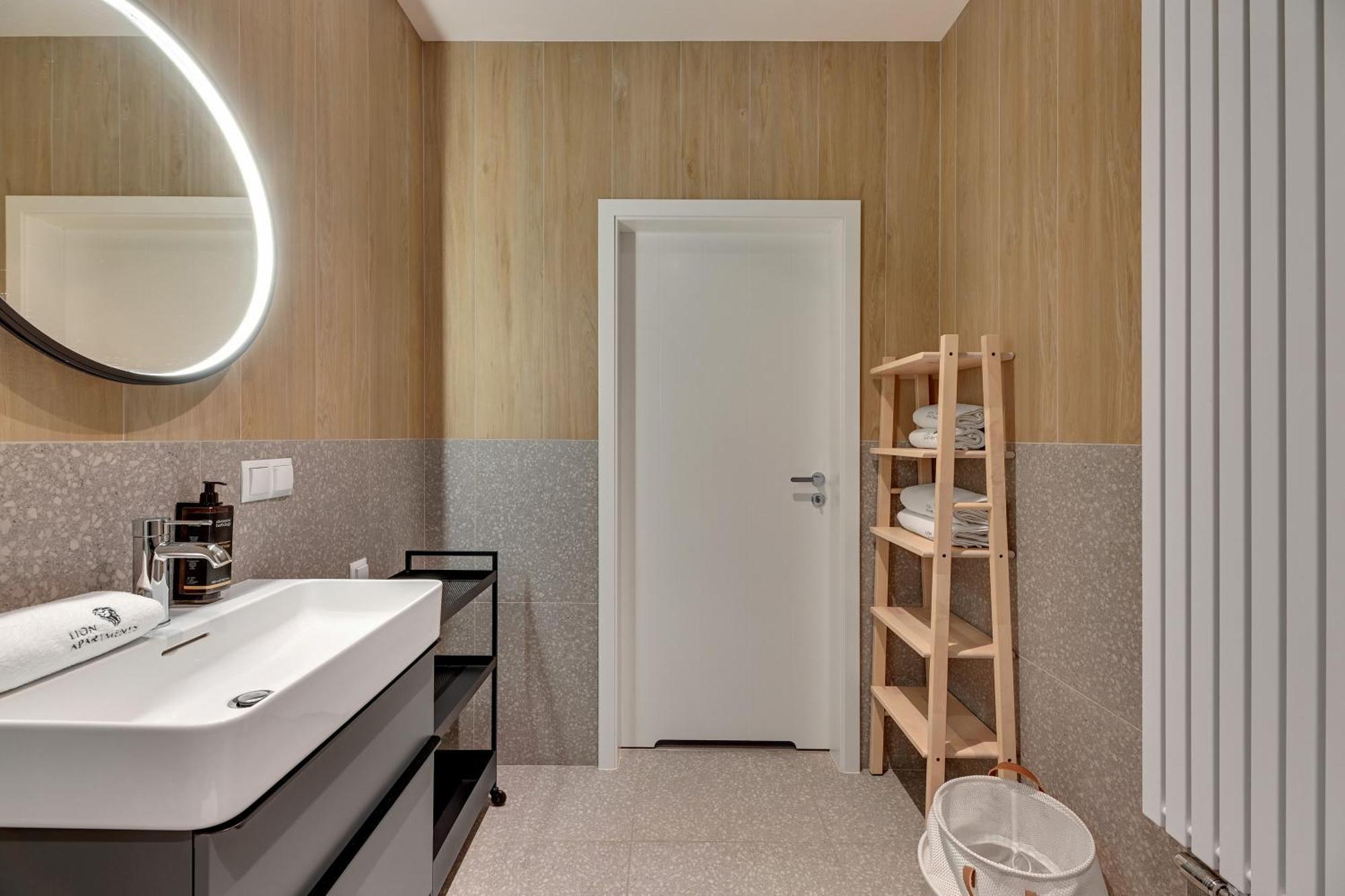 Scala City Center Apartments With Parking By Lion Apartments Gdansk Exterior foto